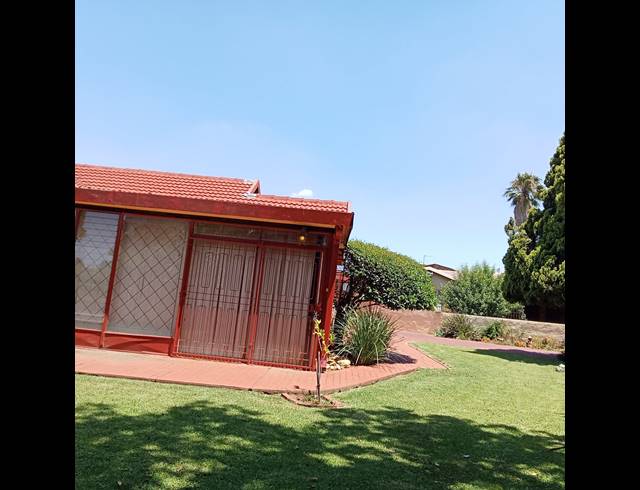 3 BEDROOM FREESTANDING FOR SALE IN EDELWEISS